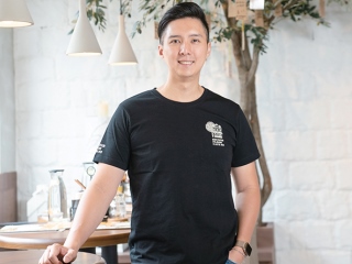 貳樓用暖心服務收服顧客