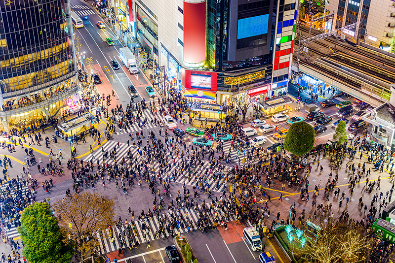 世界第三大經濟體日本，由於人口不斷萎縮，近年愈來愈認真地思考「接受外籍移工」這件事。圖片來源：Shutterstock_Cheers提供